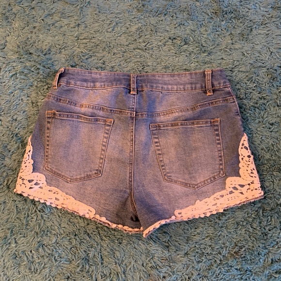 Urban Heritage Jean Shorts Size 9 - Picture 2 of 4